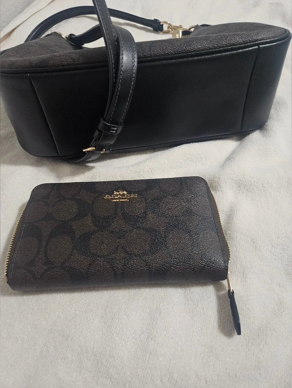 🚫SOLD🚫Coach Brown and Black Signature Shoulder Bag with Matching Wallet